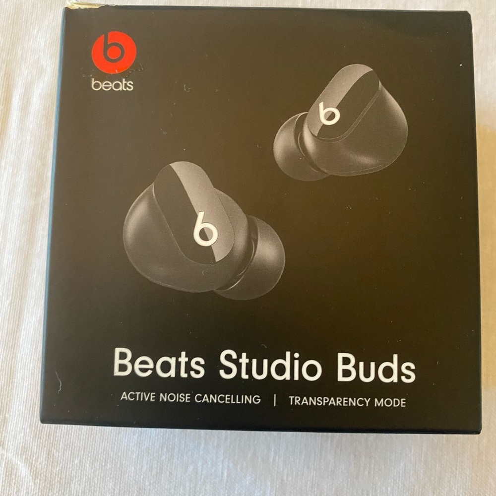 Beats Studio Buds
